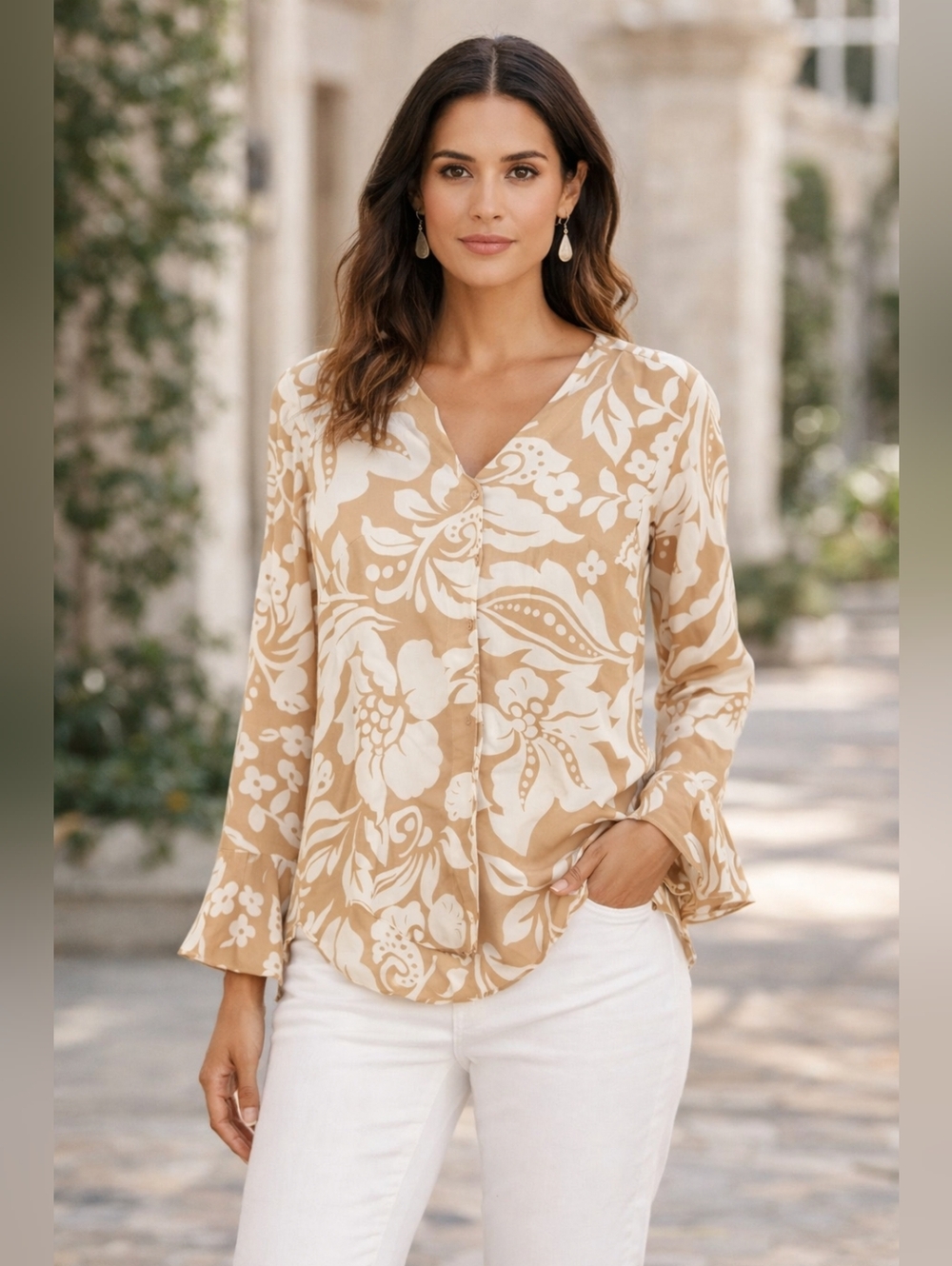 - T Tahari Long Sleeve Button Up Blouse Size X-Small. NWT.